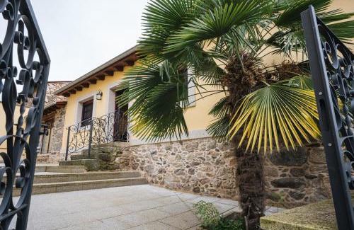 Sober House | Exceptional Family Stay at Casa Sancristán - 9.8 Rating!