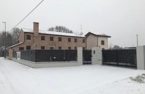 Pontecasale Apartment | Guest Rated 10/10: Casa Sansovino with Family-Friendly Amenities