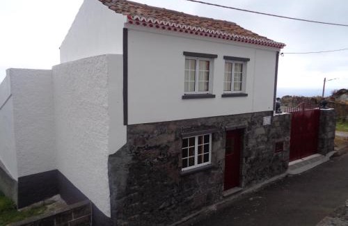Nordeste House | Cozy Casa Santana: Family-Friendly with Delicious Breakfast