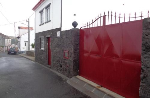 Nordeste House | Cozy Casa Santana: Family-Friendly with Delicious Breakfast