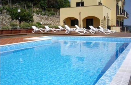 Ranzi Apartment | Pet-Friendly Casa Santi Appartamento Limone with Pool