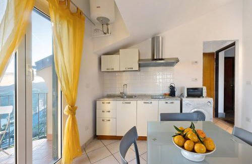 Ranzi Apartment | Pet-Friendly Casa Santi Appartamento Limone with Pool