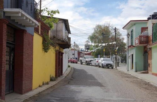Calzada Madero Apartment | Family-Friendly Casa Santiago with Exceptional 9/10 Rating