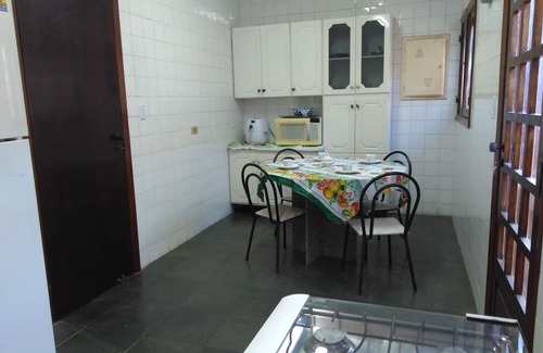 Praia de Barequecaba House | Experience Casa Sao Sebastiao Carnival with Spa and Kitchen