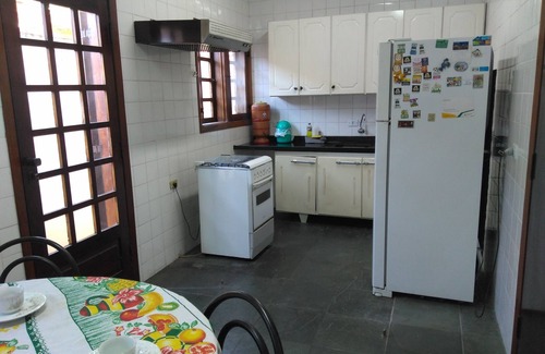 Praia de Barequecaba House | Experience Casa Sao Sebastiao Carnival with Spa and Kitchen