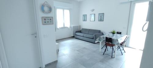 Torre Pedrera Apartment | Discover Casa Sardina: Family and Pet Friendly Haven