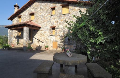 Fuendecampo Apartment | Casa Sastre: 4-Star Family-Friendly Retreat Awaits You