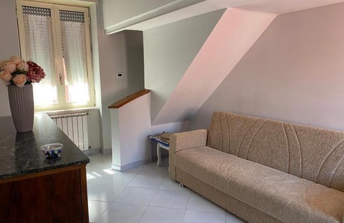 Naples Apartment | Casa Scugnizzella: Guest Rated 10/10, Family & Pet Friendly
