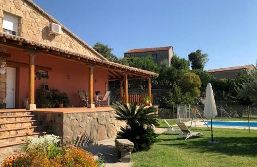 Losar de la Vera Apartment | Discover Casa Sebastiana: Oceanfront Paradise for Families