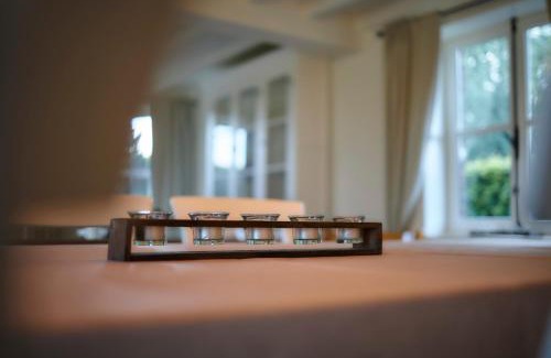 Vleteren House | Discover Casa Sequoia: 10/10 Rated Pet-Friendly Retreat