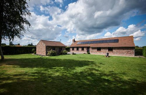 Vleteren House | Discover Casa Sequoia: 10/10 Rated Pet-Friendly Retreat