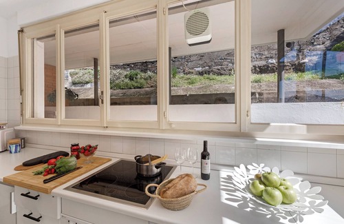 Lugano Apartment | Experience Casa Serenella: Pet-Friendly Lakeview Retreat