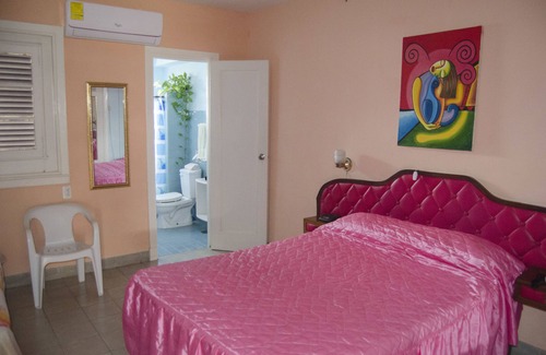 El Vedado Hotel | Discover Casa Sergio: Family-Friendly Stay with Spa & Dining