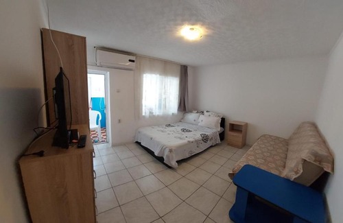 Eforie Nord House | Child-Friendly Getaway at Casa Sergiu - Rated 10/10