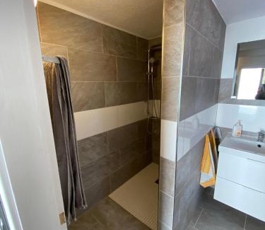 Langhecke House | Discover Casa Siepelunga: Family-Friendly Retreat with Top Ratings