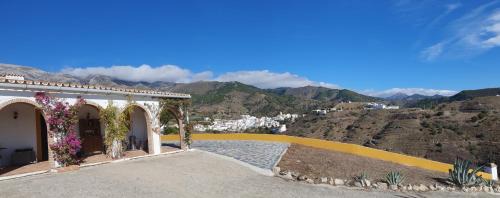 Sedella Villa | Casa Siete Arcos: Guest Rated 9.3 with Oceanfront Bliss