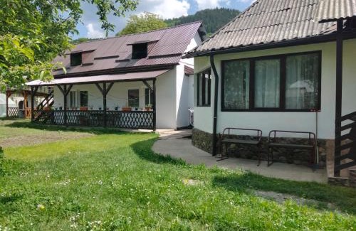 Viseu de Sus House | Family-Friendly Stay at Casa Simona - Guest Rated 9.8