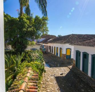 Historic Center Hotel | Experience Tranquility at Casa Simone Pousada with Ocean Views