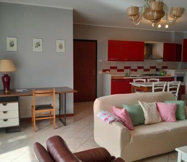 Crone House | Casa Simonetta: Family and Pet-Friendly Retreat Awaits