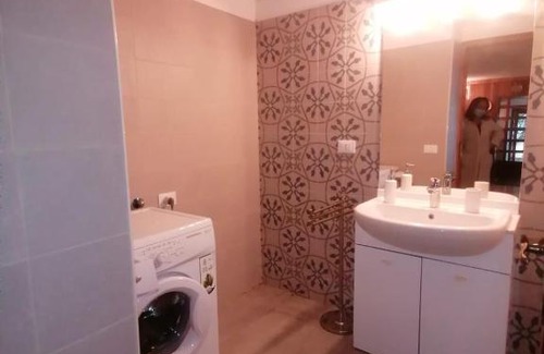 Rocca di Cambio Apartment | Charming Casa Singola in Villa - Pet & Child Friendly Stay