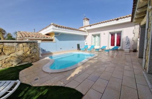 Cala Sinzias House | Relax at Casa Sinzias: Oceanfront Stay with Pool Access