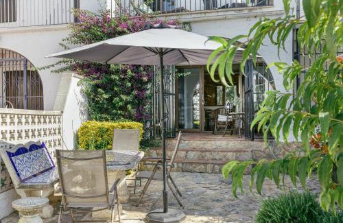 Empuriabrava House | Discover Casa Sirena: Family and Pet-Friendly Retreat
