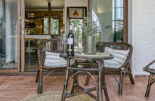 Empuriabrava House | Discover Casa Sirena: Family and Pet-Friendly Retreat