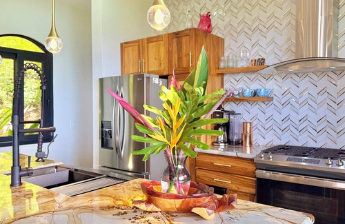 Roatan Villa | Experience Casa Sirena at Parrot Tree Plantation Paradise