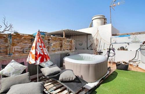 Castillo del Romeral Apartment | Family-Friendly Escape at Casa Siryo with Hot Tub Bliss