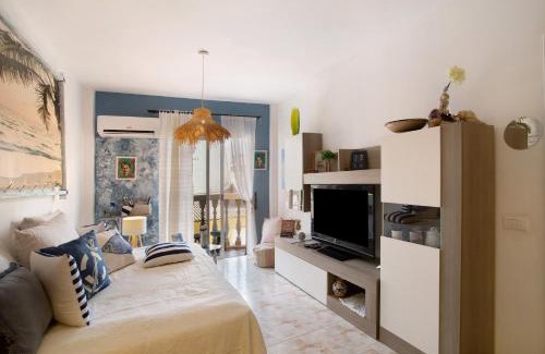 Castillo del Romeral Apartment | Family-Friendly Escape at Casa Siryo with Hot Tub Bliss