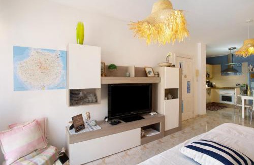 Castillo del Romeral Apartment | Family-Friendly Escape at Casa Siryo with Hot Tub Bliss