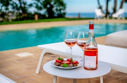 Grottammare Villa | Casa Sisto - Seven Bedroom Villa, Sleeps 16