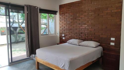 Hidalgo House | Budget-Friendly Casa Sixta with Kitchen – Rated 9.5/10