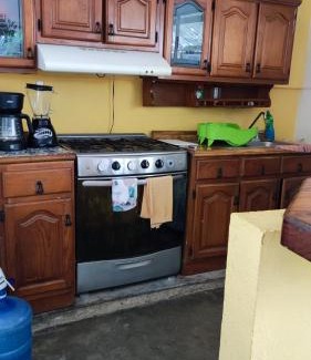 Hidalgo House | Budget-Friendly Casa Sixta with Kitchen – Rated 9.5/10