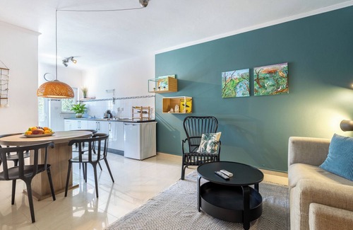 Aljezur Villa | Casa Skip: Enchanting 4-Bedroom Villa with Garden & Pool