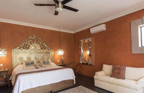 Cuernavaca House | Casa Sofía: Relax in a Garden Oasis with Pool & Spa