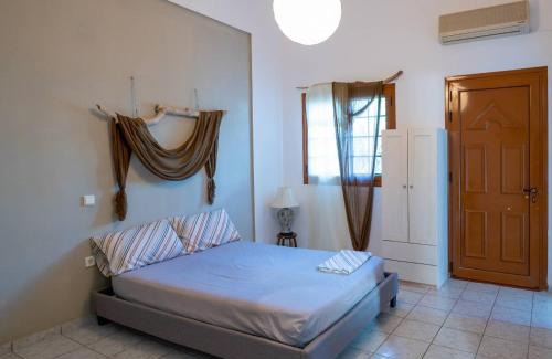 Xifias House | Cozy Casa Sofianna: Family-Friendly Retreat by the Beach