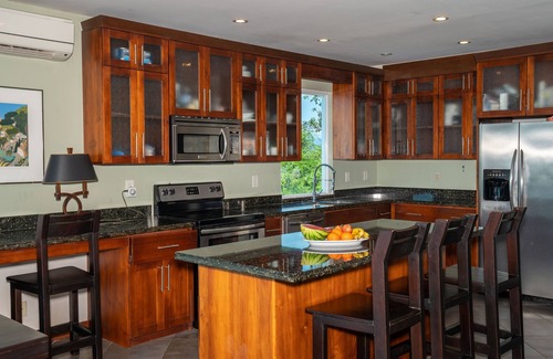Parrita Villa | CASA SOL Ocean View with Private Pool & Spa Amenities