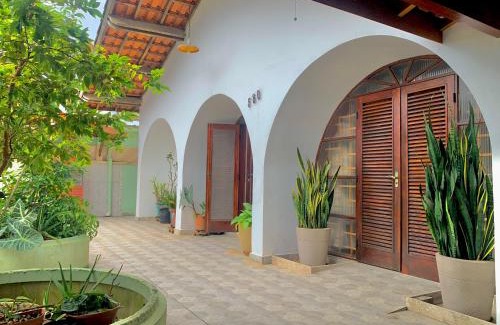 Centro House | Casa Sol Ubatuba - Suítes por Temporada