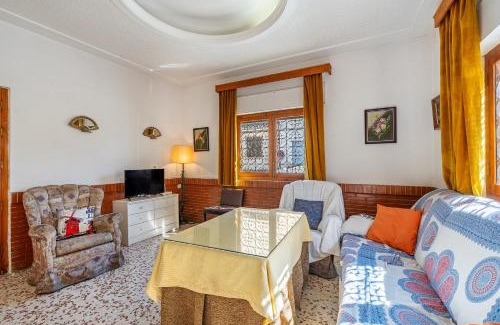 Padul House | Discover Casa Solariega: Family and Pet-Friendly Retreat