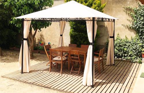 Lupinen-Ortilla House | Incredible Casa Solariega: Pet-Friendly & Child-Centric Stay