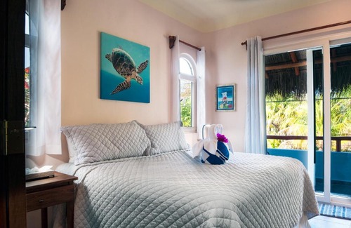Puerto Morelos Apartment | Inviting Retreat at Casa Sonoma: Oceanfront with Pool