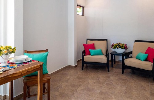 Puerto Morelos Apartment | Inviting Retreat at Casa Sonoma: Oceanfront with Pool