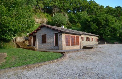Montefiascone Apartment | Casa Sorgente: Oceanfront Retreat with Pet-Friendly Amenities