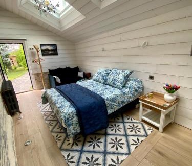 La Dagueniere Bed & Breakfast | Casa Sorriso: Family-Friendly Retreat with Excellent Ratings