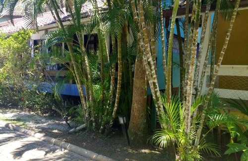 Camburi House | Serene Casa Amid Nature with Ocean View & Pool Access