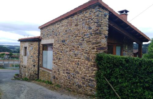Outeiro Apartment | Discover Casa Souto De Abajo: Pet-Friendly Getaway Awaits