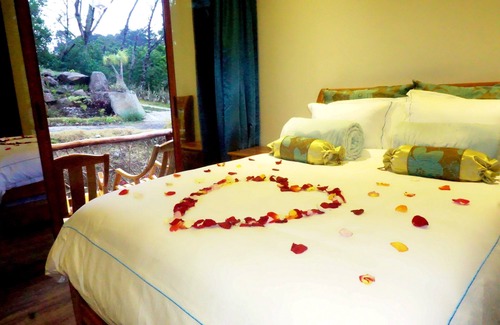 San Rafael de Heredia House | Relax at Casa Spa Room with Tub, Pool and Turkish Bath