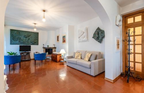 Cantagrillo Apartment | Family-Friendly Retreat at Casa Spazio Zero - Rated 9.5/10