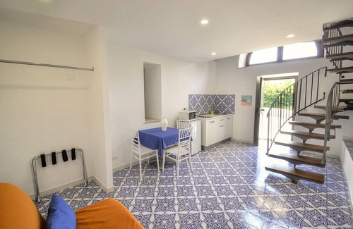 Schiazzano House | Casa Spirea B: Peaceful Apartment with Pool & Free Wi-Fi